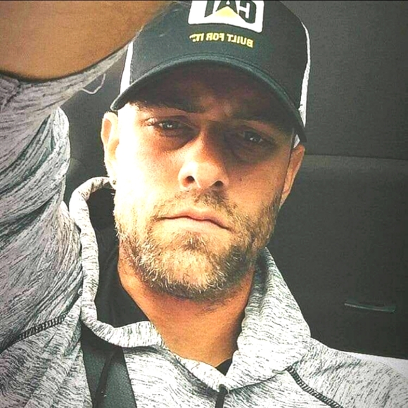 Meet your Posher, Nick - Picture 1 of 2